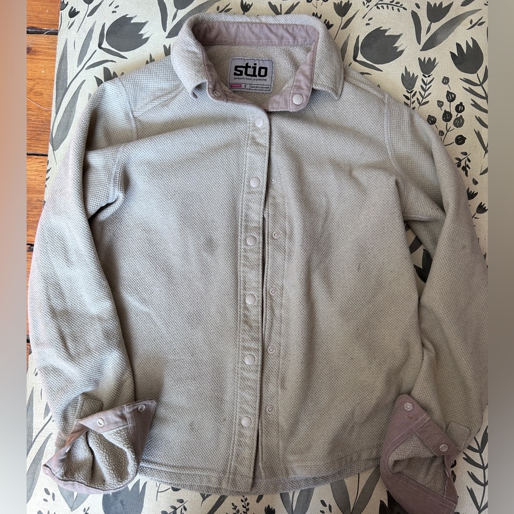 Stio Womens Shirt, play condition